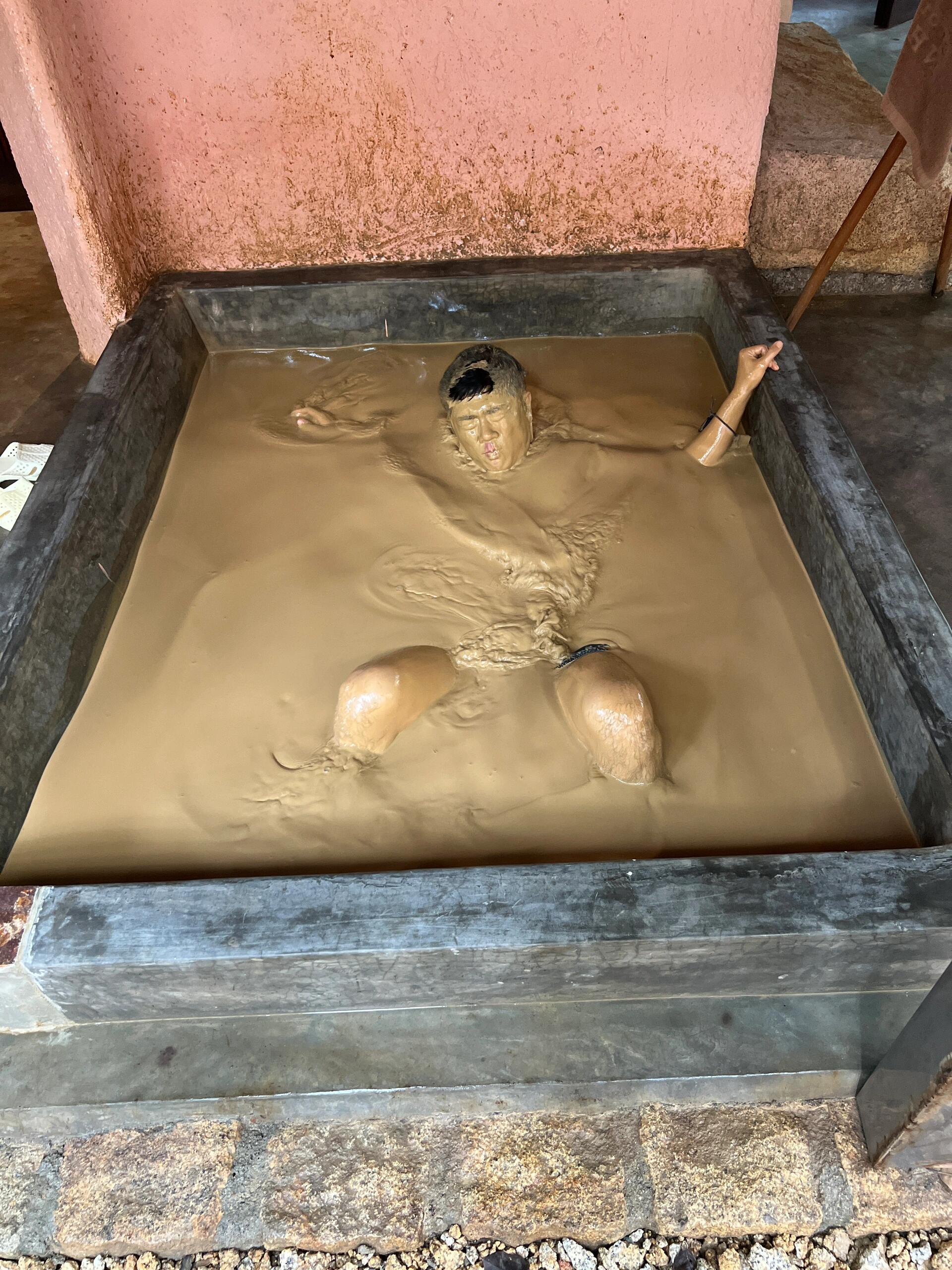 泥浆温泉，解锁反差美学！