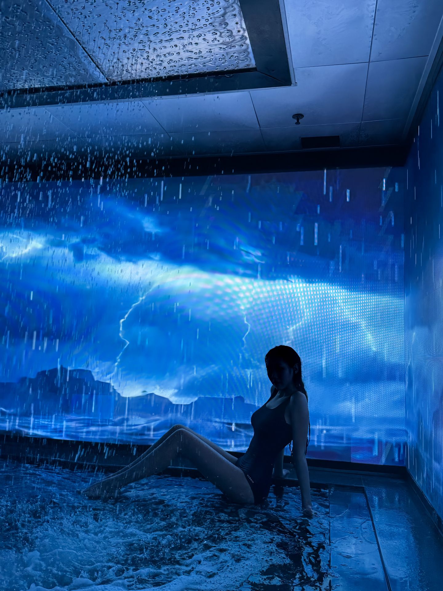 “暴风骤雨水疗”一个项目，搞定客流！
