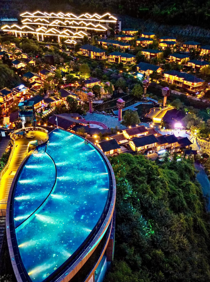 酒店+疗愈温泉，一夜火了！