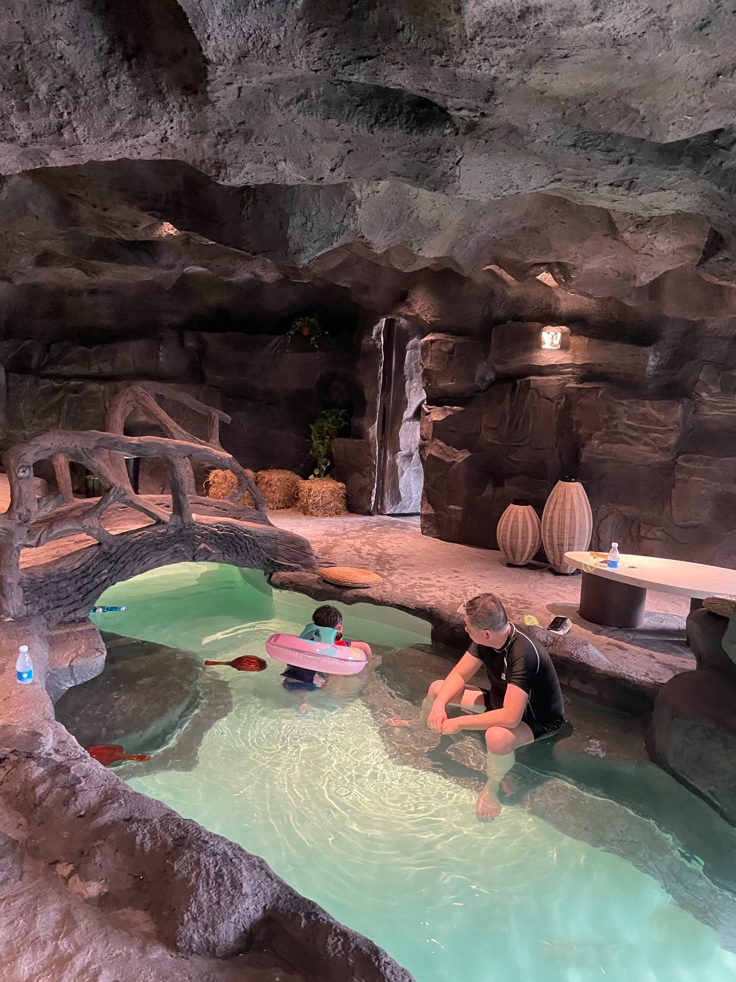 ​人造溶洞温泉如何建造？专业建造方案