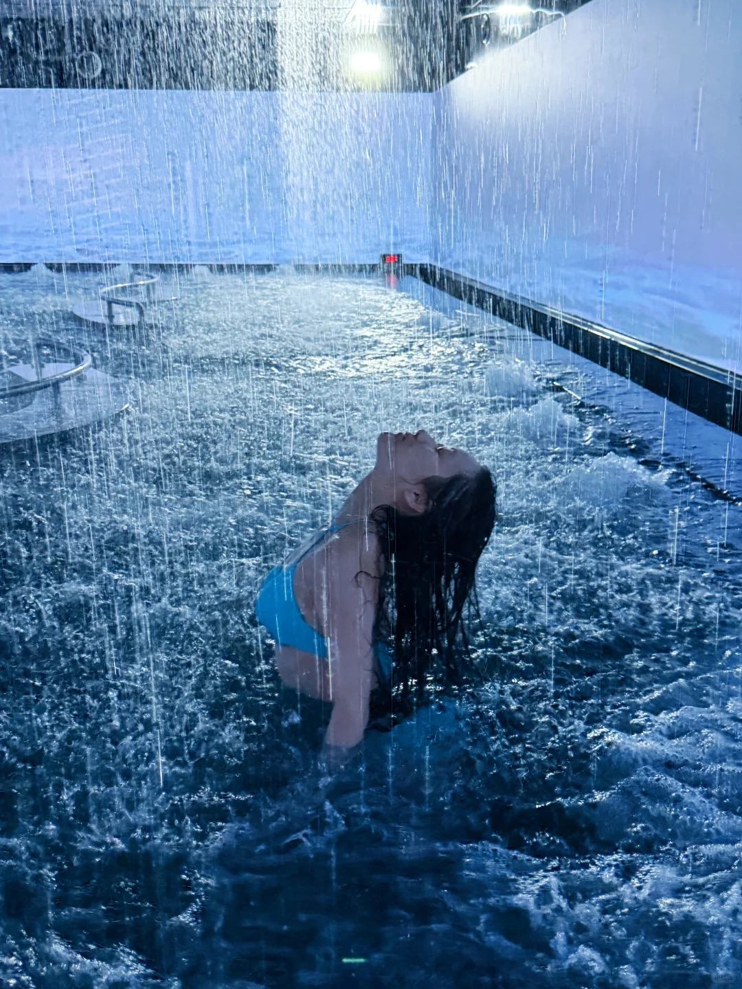 20+顶流疯抢！暴风骤雨水疗凭何火遍全网？