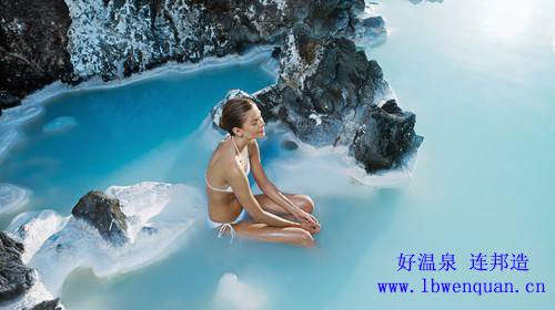 泡温泉对老年人的好处